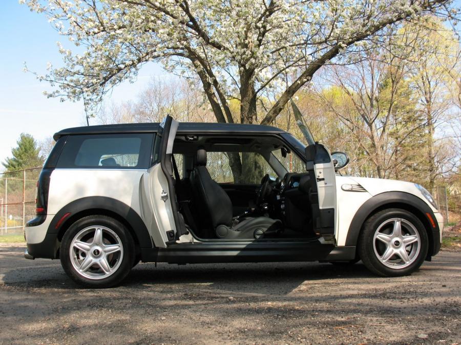  Mini Cooper Clubman 2008 года  (фото 27 из 53)